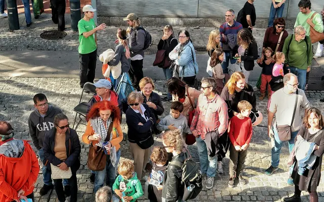 Personas reunidas durante un evento comunitario